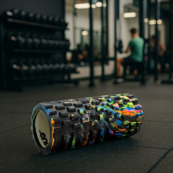 Fitnesa,masāžas rullis 14x33CM ENERO FIT kamuflāžas
